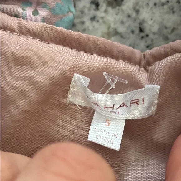 Tahari Snow Suit l 5 - Picture 3 of 5